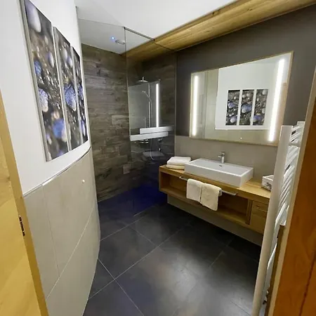Apartment Haus Alt *