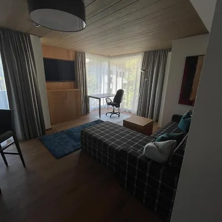 Haus Alt St. Anton Lägenhet